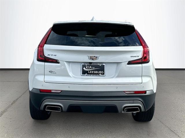 Photo of 2021 Crystal White Tricoat Cadillac XT4