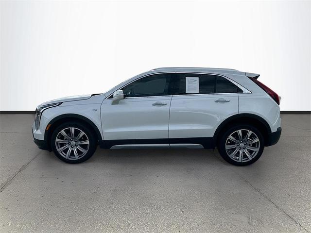 Photo of 2021 Crystal White Tricoat Cadillac XT4