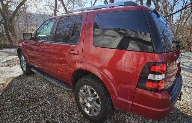 Photo of 2009 Sangria Red Clearcoat Metalic/Pueblo Gold Ford Explorer