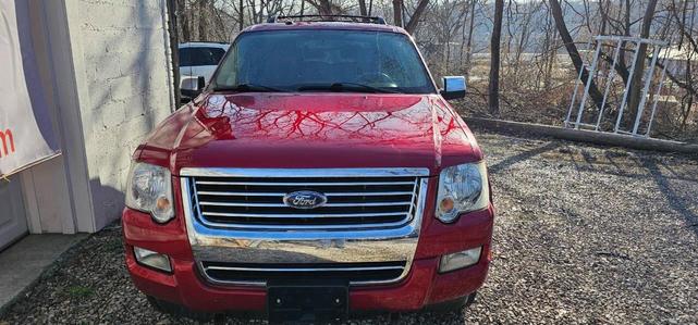 Photo of 2009 Sangria Red Clearcoat Metalic/Pueblo Gold Ford Explorer