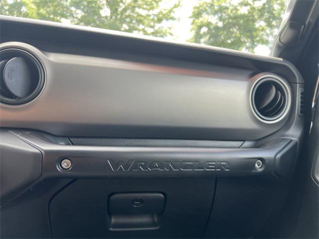Photo of 2021 Black Clearcoat Jeep Wrangler