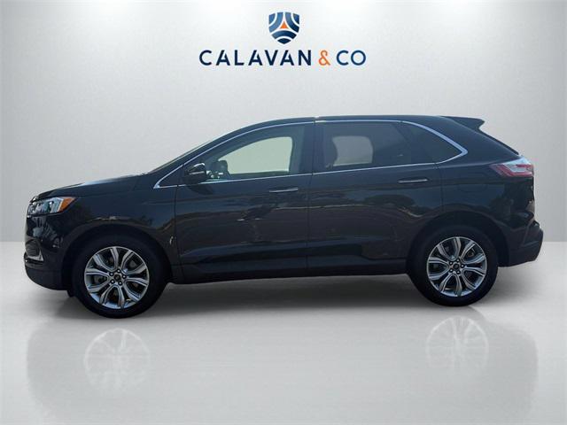 Photo of 2023 Black Metallic Ford Edge