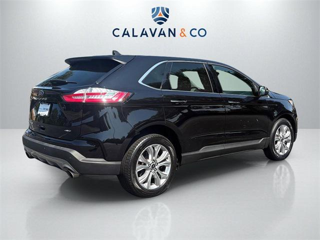 Photo of 2023 Black Metallic Ford Edge