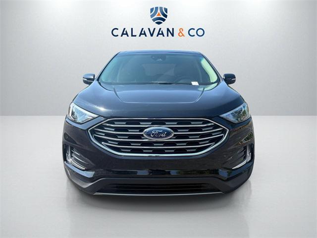 Photo of 2023 Black Metallic Ford Edge