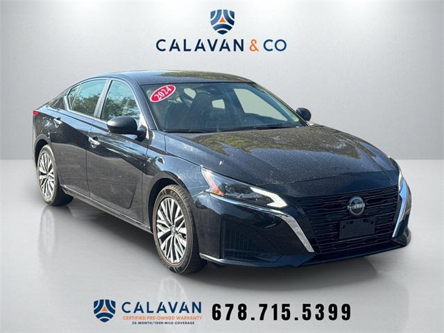 Photo of 2024 Super Black Clearcoat Nissan Altima