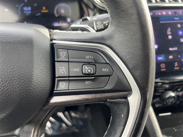 Photo of 2022 Bright White Clearcoat Jeep Grand Cherokee L
