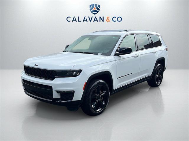 Photo of 2022 Bright White Clearcoat Jeep Grand Cherokee L