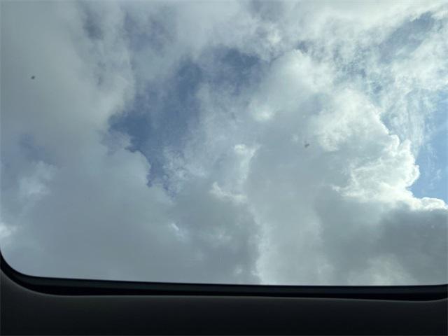 Photo of 2022 Bright White Clearcoat Jeep Grand Cherokee L