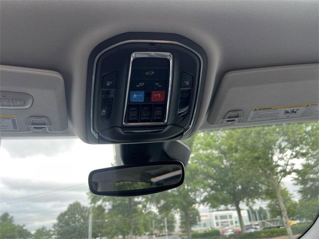 Photo of 2022 Bright White Clearcoat Jeep Grand Cherokee L