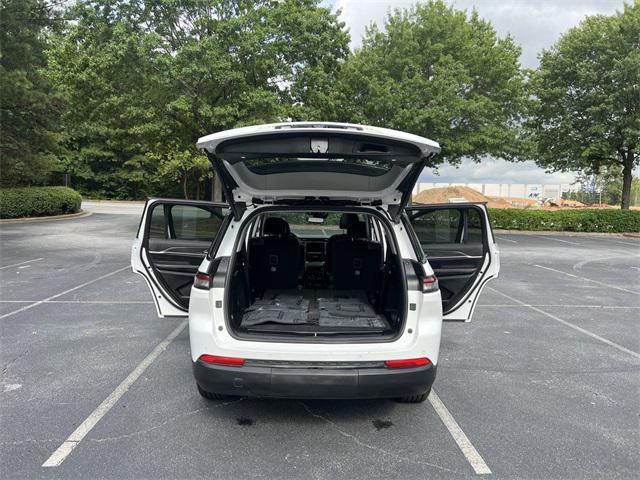 Photo of 2022 Bright White Clearcoat Jeep Grand Cherokee L