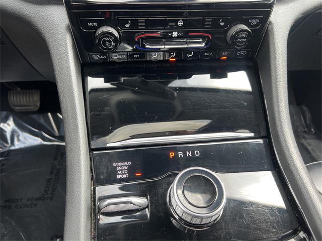 Photo of 2022 Bright White Clearcoat Jeep Grand Cherokee L