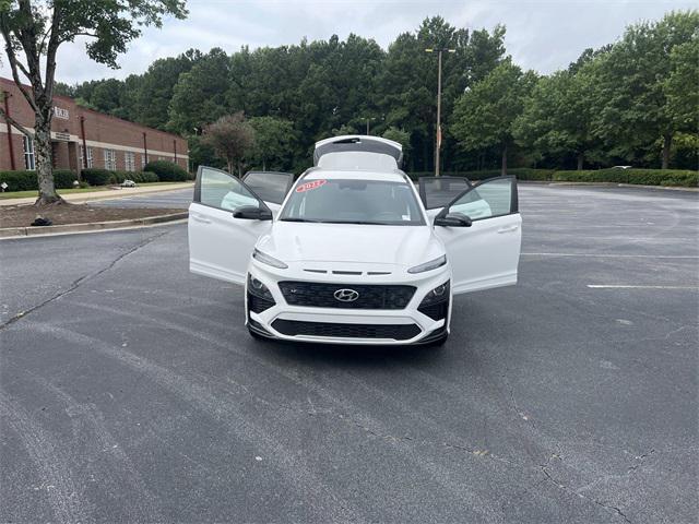Photo of 2022 Lunar White Hyundai KONA