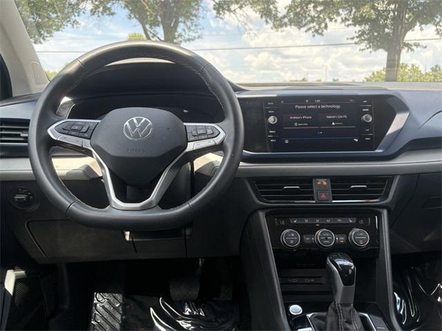 Photo of 2024 Gray Volkswagen Taos