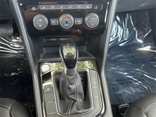 Photo of 2024 Gray Volkswagen Taos
