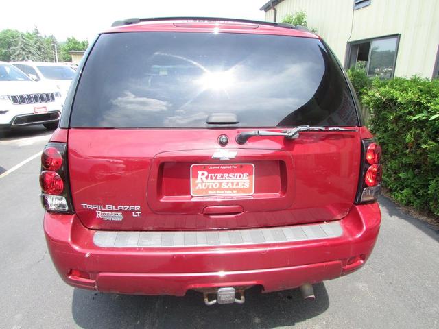 Photo of 2006 Maroon Chevrolet Trailblazer