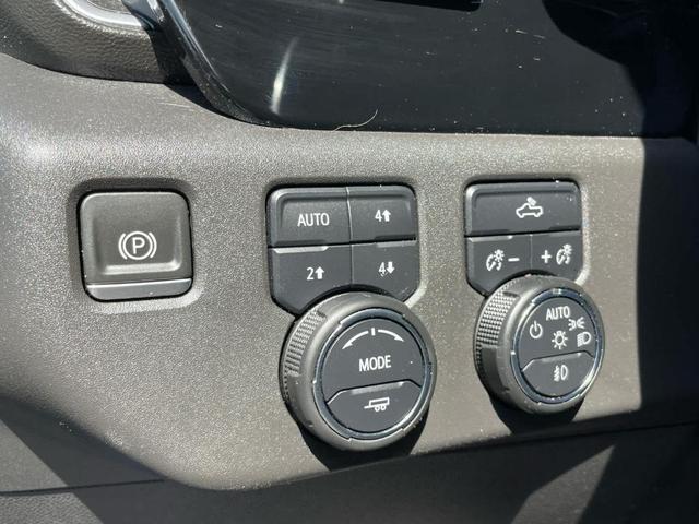 Photo of 2022 Glacier Blue Metallic Chevrolet Silverado 1500