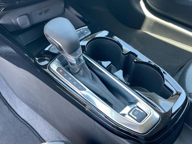 Photo of 2025 Summit White Chevrolet Trax