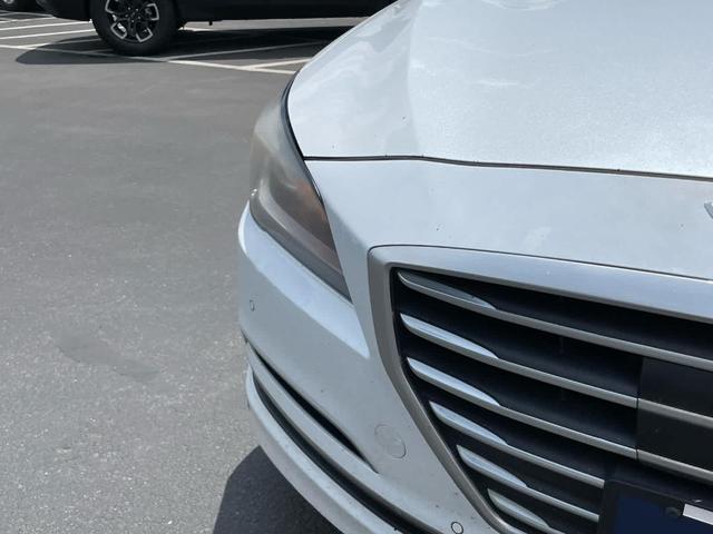 Photo of 2015 Casablanca White Hyundai Genesis
