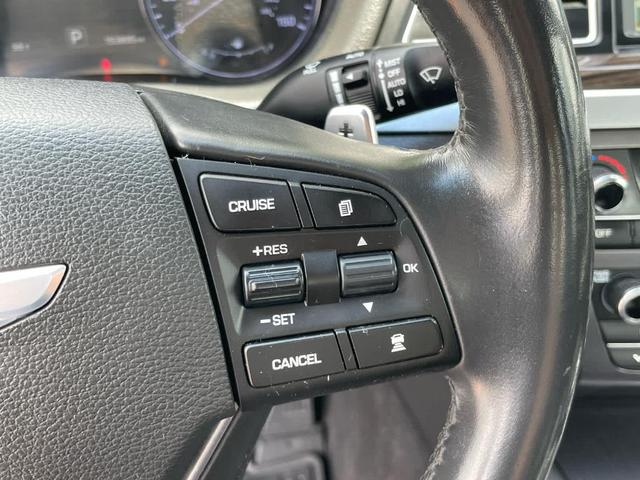 Photo of 2015 Casablanca White Hyundai Genesis
