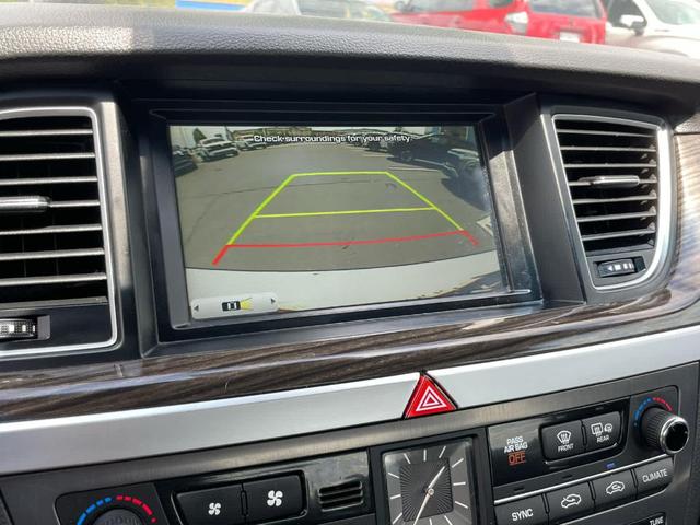 Photo of 2015 Casablanca White Hyundai Genesis