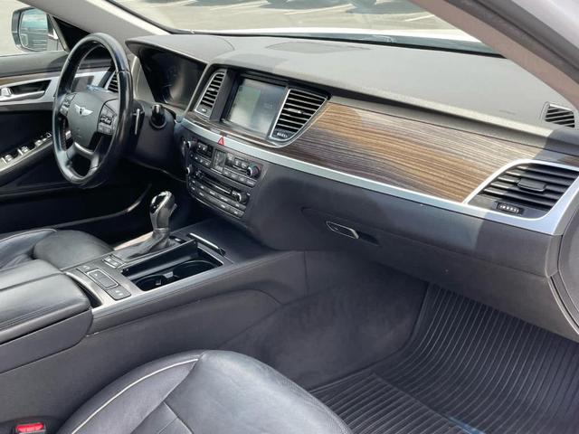 Photo of 2015 Casablanca White Hyundai Genesis
