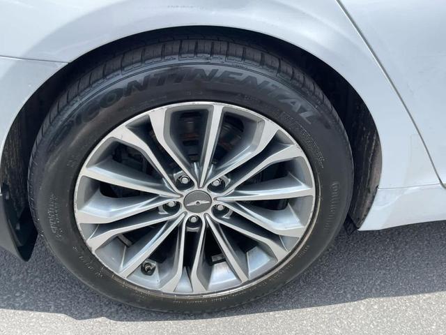 Photo of 2015 Casablanca White Hyundai Genesis