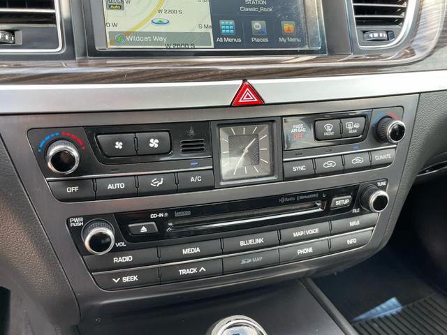 Photo of 2015 Casablanca White Hyundai Genesis