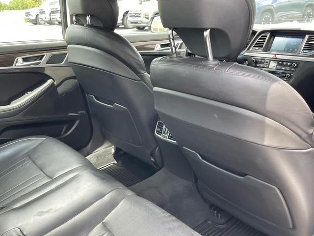 Photo of 2015 Casablanca White Hyundai Genesis