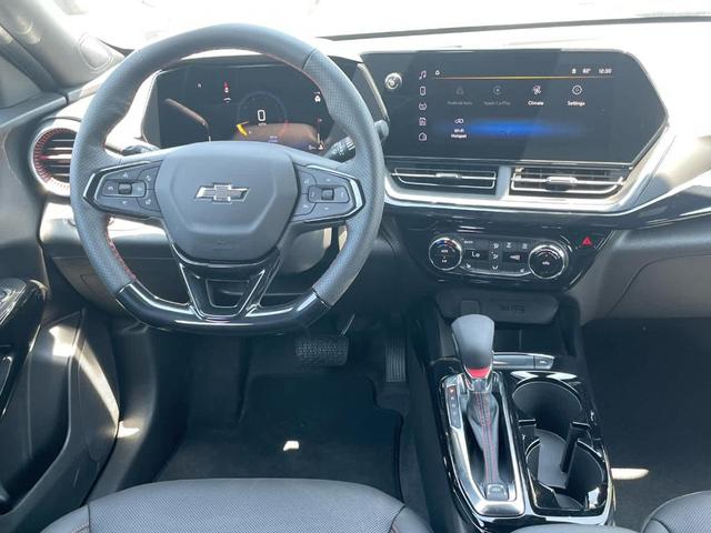 Photo of 2025 Summit White Chevrolet Trax