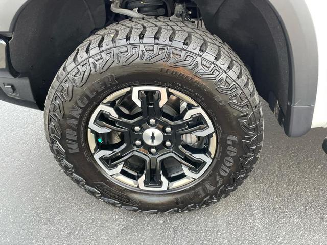 Photo of 2024 Summit White Chevrolet Silverado 1500