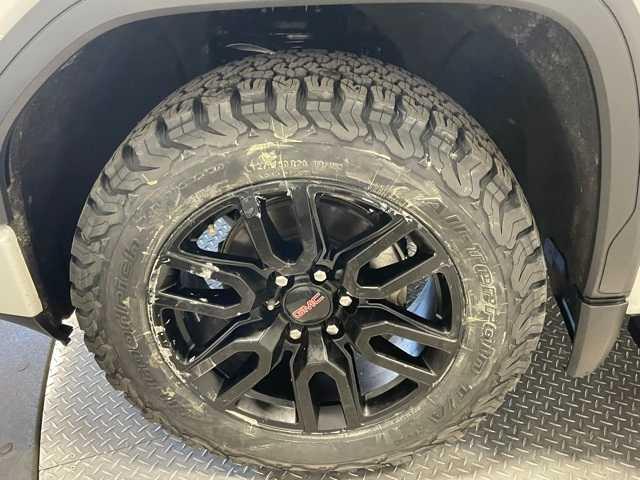 Photo of 2021 Summit White GMC Sierra 1500