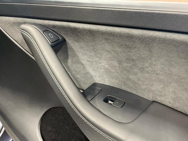 Photo of 2023 Black Tesla Model Y