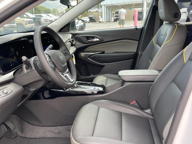 Photo of 2025 Summit White Chevrolet Trax