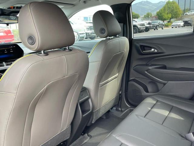 Photo of 2025 Summit White Chevrolet Trax
