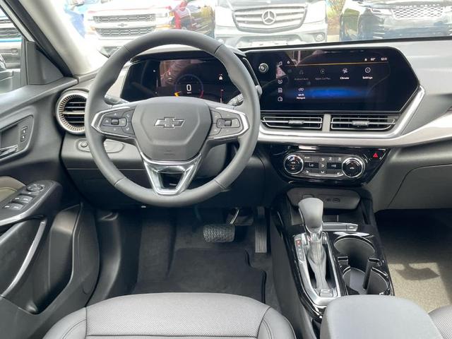 Photo of 2025 Summit White Chevrolet Trax