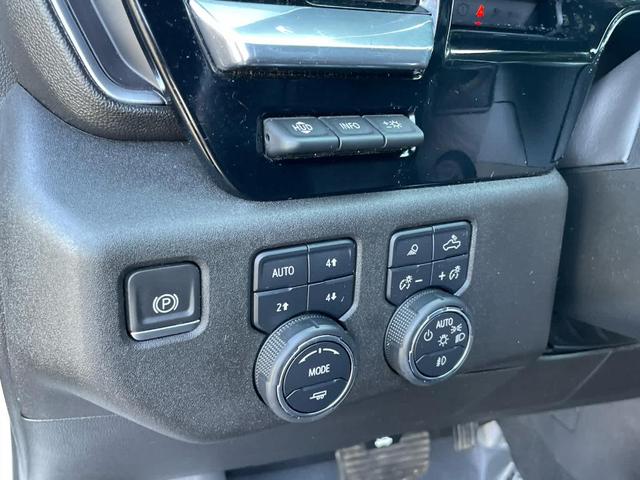 Photo of 2023 Iridescent Pearl Tricoat Chevrolet Silverado 1500