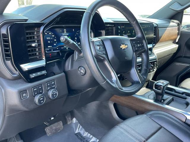 Photo of 2023 Iridescent Pearl Tricoat Chevrolet Silverado 1500