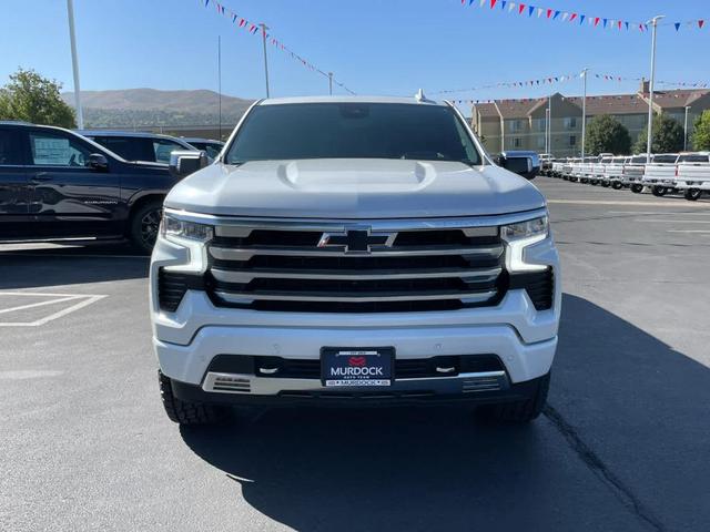 Photo of 2023 Iridescent Pearl Tricoat Chevrolet Silverado 1500