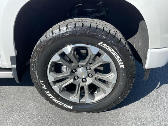 Photo of 2023 Iridescent Pearl Tricoat Chevrolet Silverado 1500