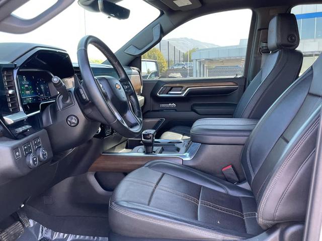 Photo of 2023 Iridescent Pearl Tricoat Chevrolet Silverado 1500