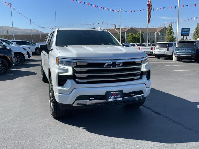 Photo of 2023 Iridescent Pearl Tricoat Chevrolet Silverado 1500