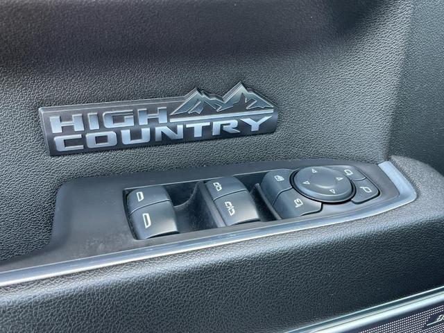 Photo of 2023 Iridescent Pearl Tricoat Chevrolet Silverado 1500