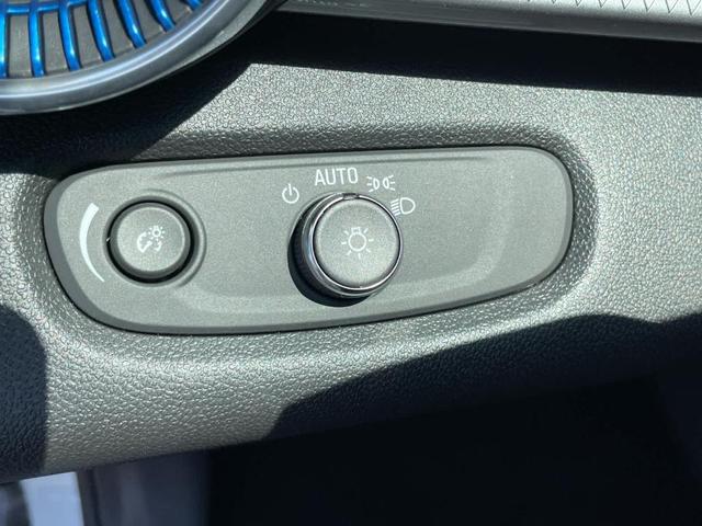Photo of 2025 Summit White Chevrolet Trax
