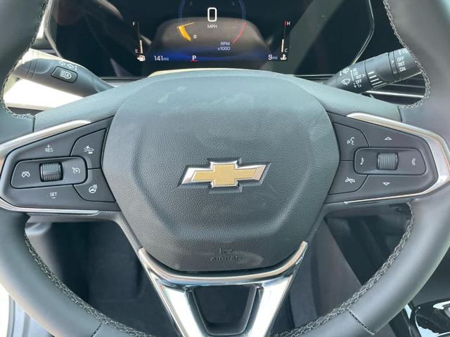 Photo of 2025 Summit White Chevrolet Trax