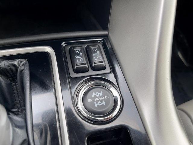 Photo of 2024 White Mitsubishi Eclipse Cross