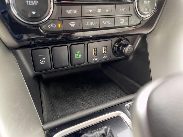 Photo of 2024 White Mitsubishi Eclipse Cross