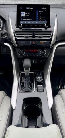 Photo of 2024 White Mitsubishi Eclipse Cross