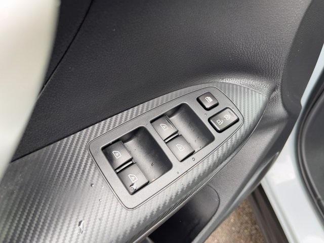Photo of 2024 White Mitsubishi Eclipse Cross