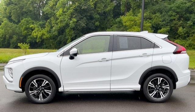 Photo of 2024 White Mitsubishi Eclipse Cross