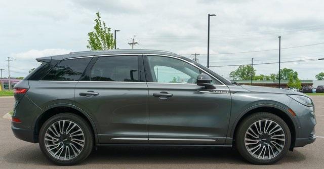 Photo of 2022 Metallic Lincoln Corsair